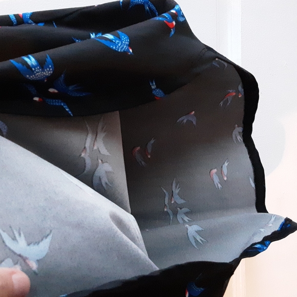 Stretch Top Small/Med Bird Pattern Black Red Blue LoveJ Short Sleeve Cute - Picture 8 of 8